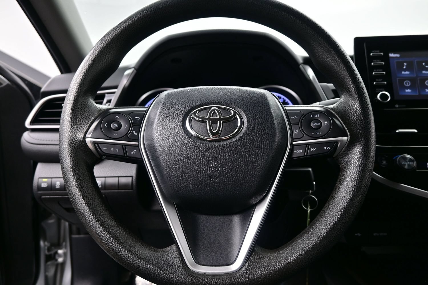 Used 2022 Toyota Camry LE FWD image 23