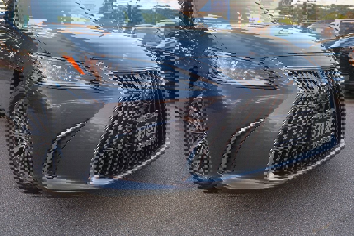 Used 2023 Lexus ES 350 image 7