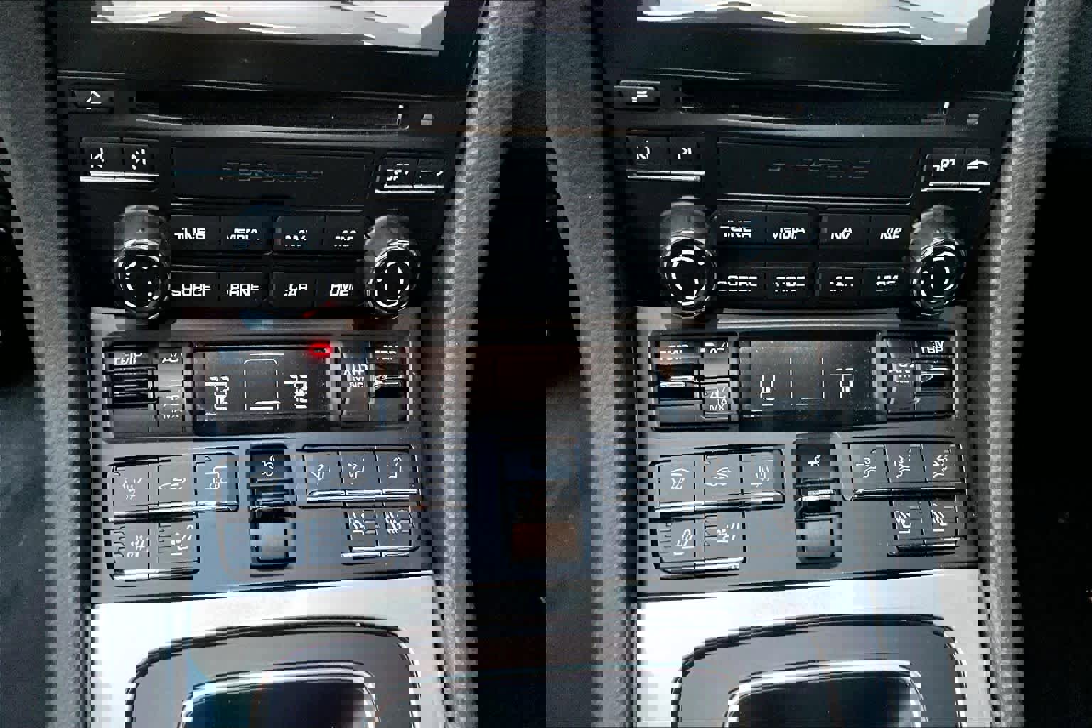 Used 2018 Porsche 911 Carrera image 28