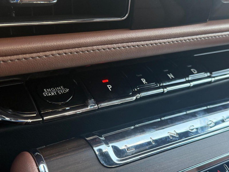New 2027 Lincoln Aviator Reserve w/ Jet Appearance Package AWD/4WD image 16