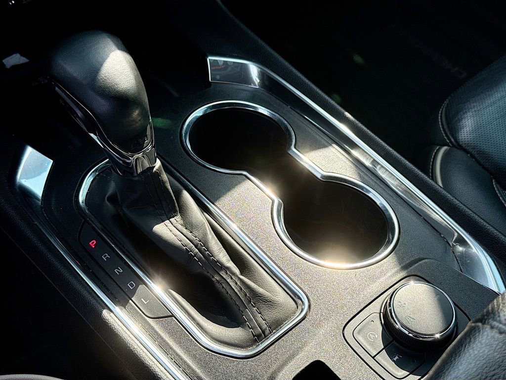 Used 2023 Chevrolet Traverse Premier w/ Redline Edition image 22