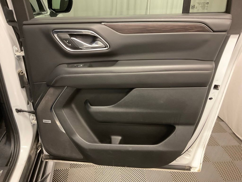 Used 2024 Chevrolet Suburban LT image 24