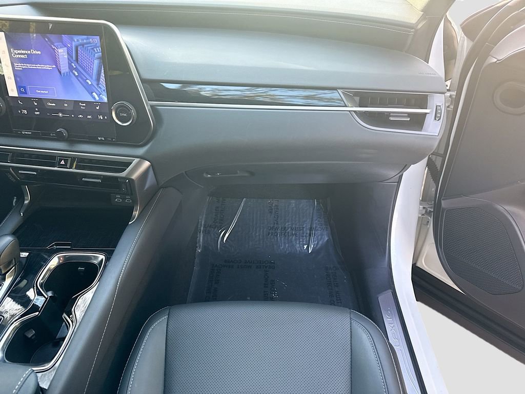 Used 2024 Lexus RX 350 FWD w/ Technology Package image 18