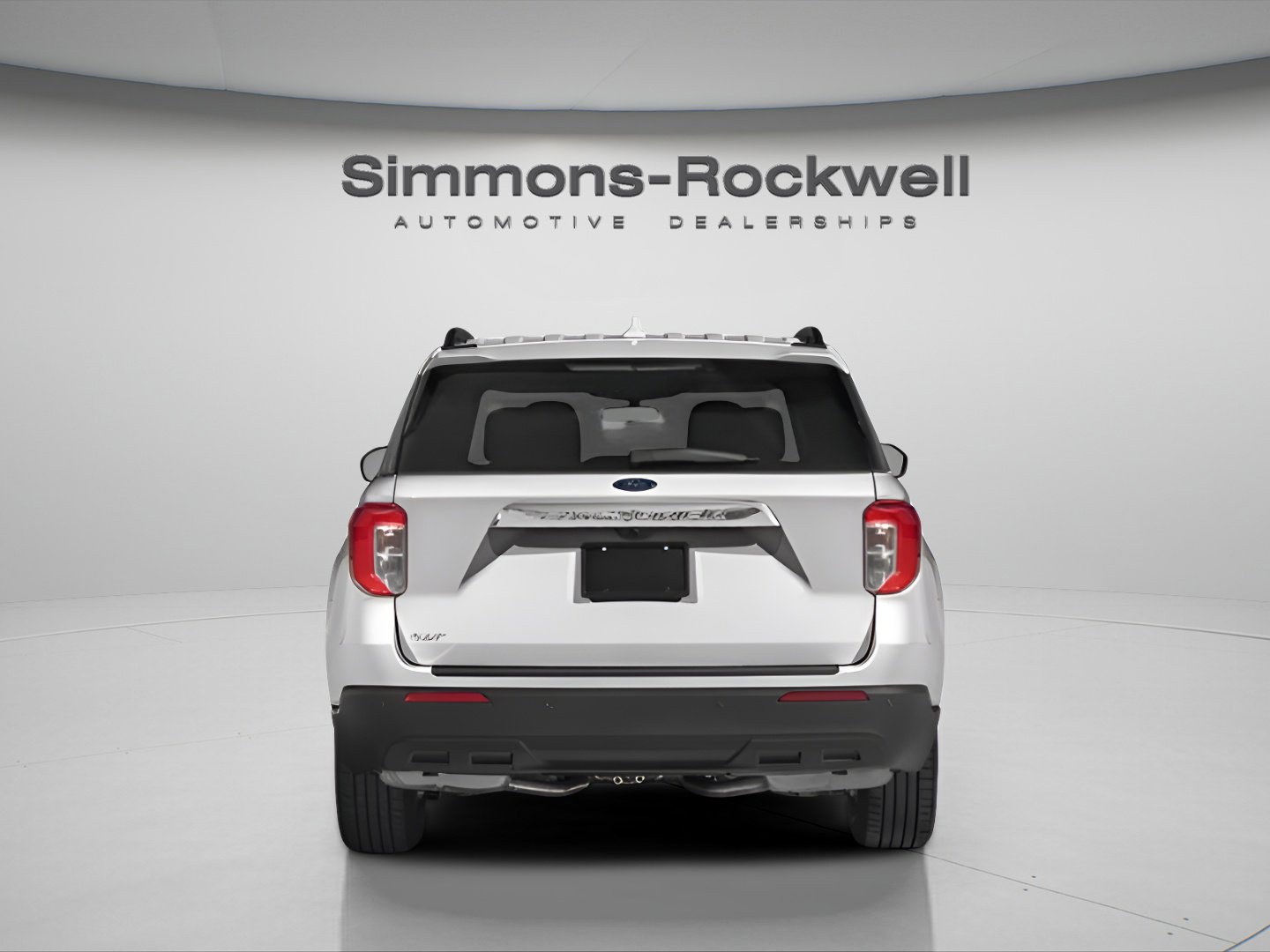 Used 2023 Ford Explorer XLT AWD/4WD image 5