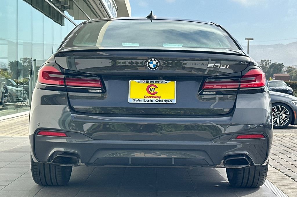 Used 2023 BMW 530i w/ M Sport Package RWD image 4