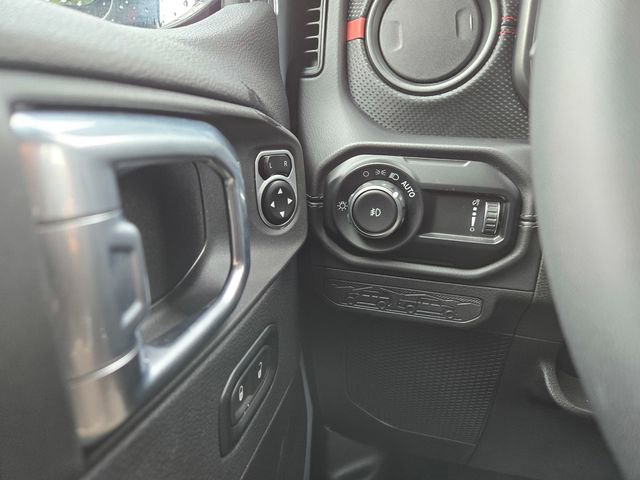 Used 2024 Jeep Wrangler Unlimited Rubicon w/ Technology Group AWD/4WD image 19