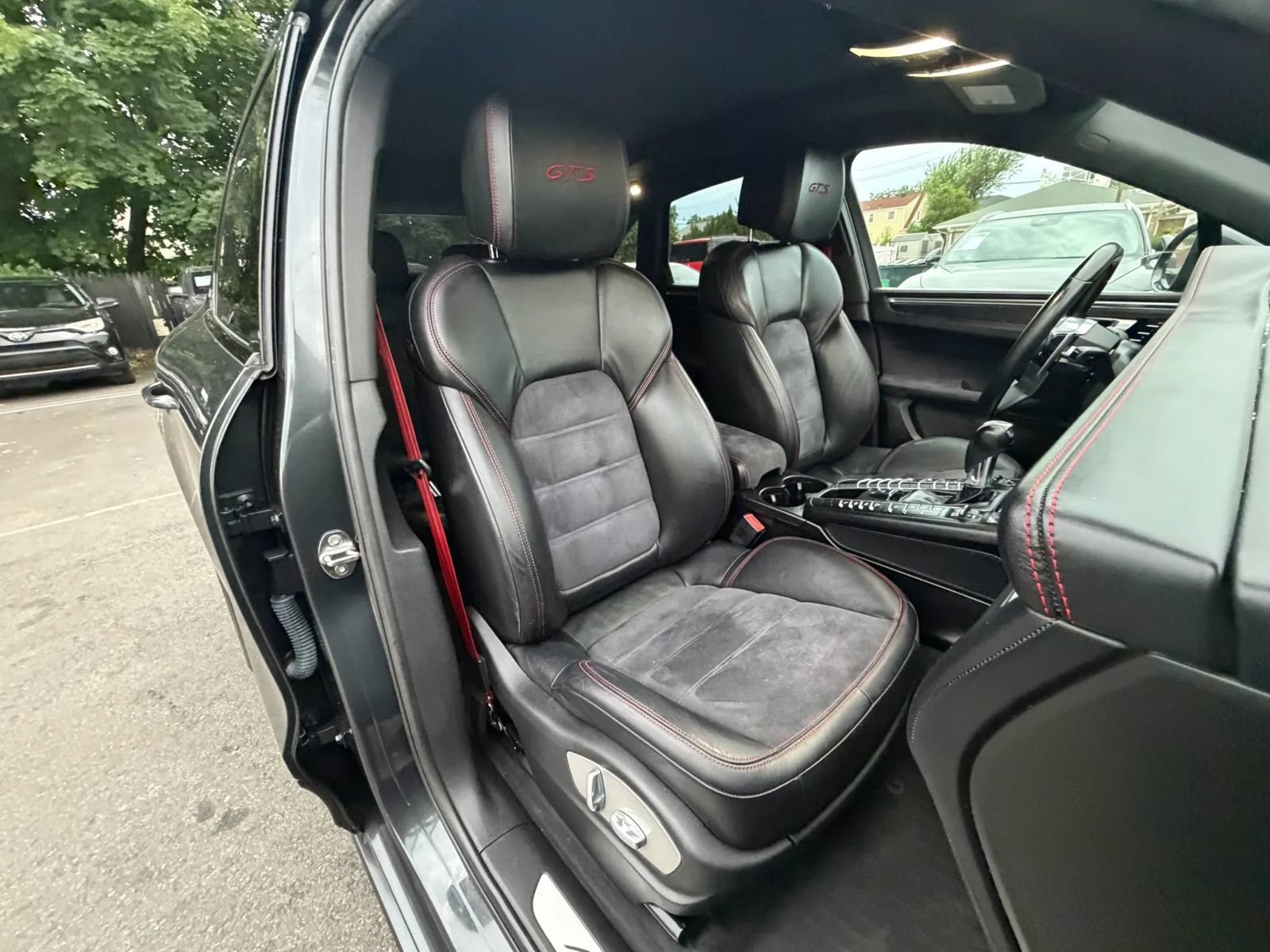 Used 2017 Porsche Macan GTS AWD/4WD image 27