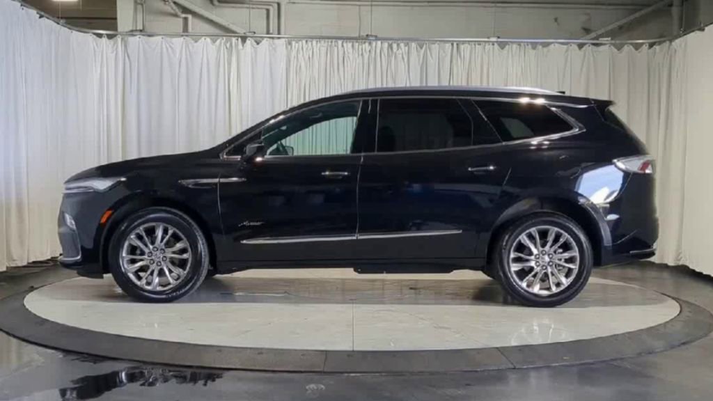Used 2024 Buick Enclave Avenir w/ Avenir Technology Package AWD/4WD image 6