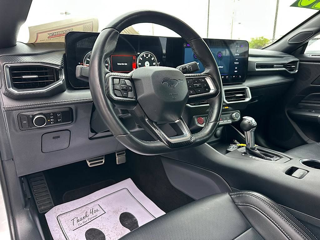 Used 2025 Ford Mustang Premium RWD image 17