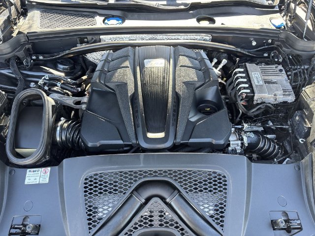 Used 2021 Porsche Macan S AWD/4WD image 35