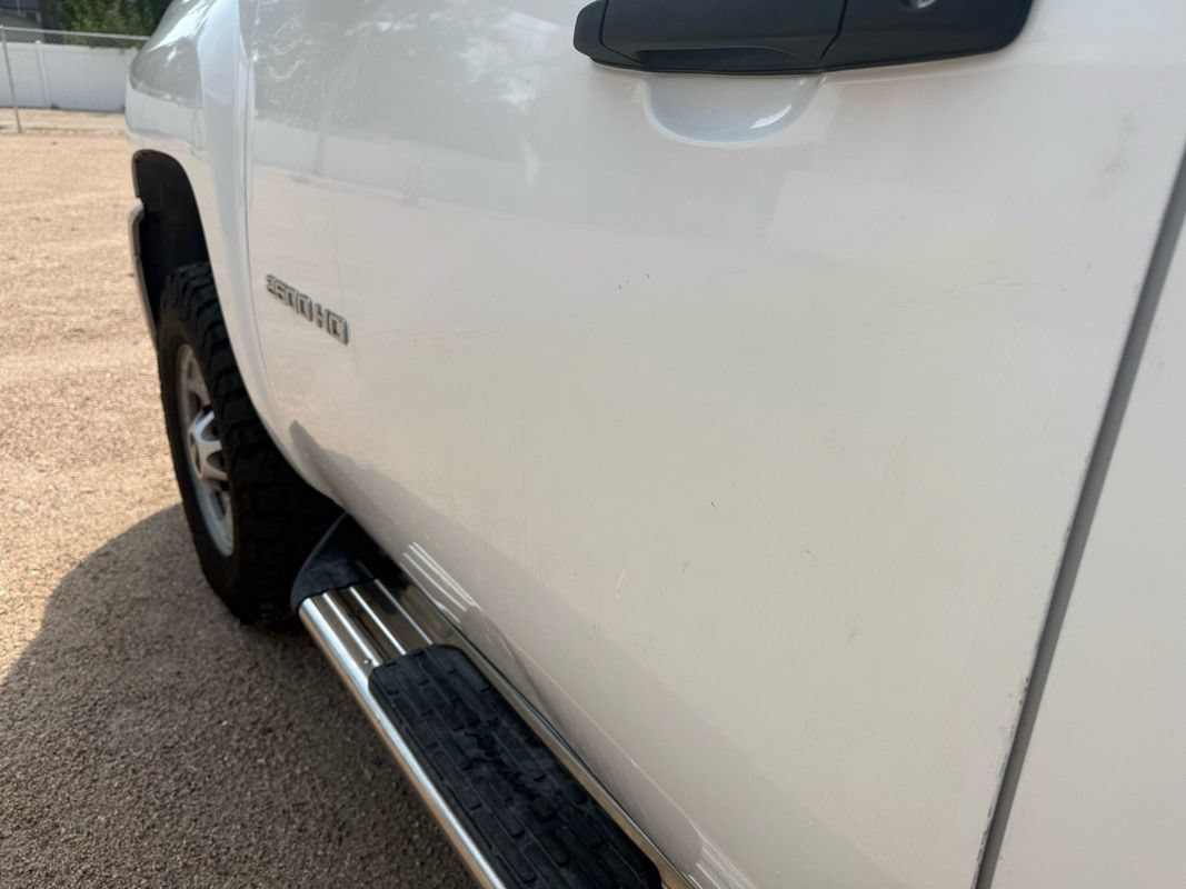 Used 2011 Chevrolet Silverado 2500 W/T AWD/4WD image 5
