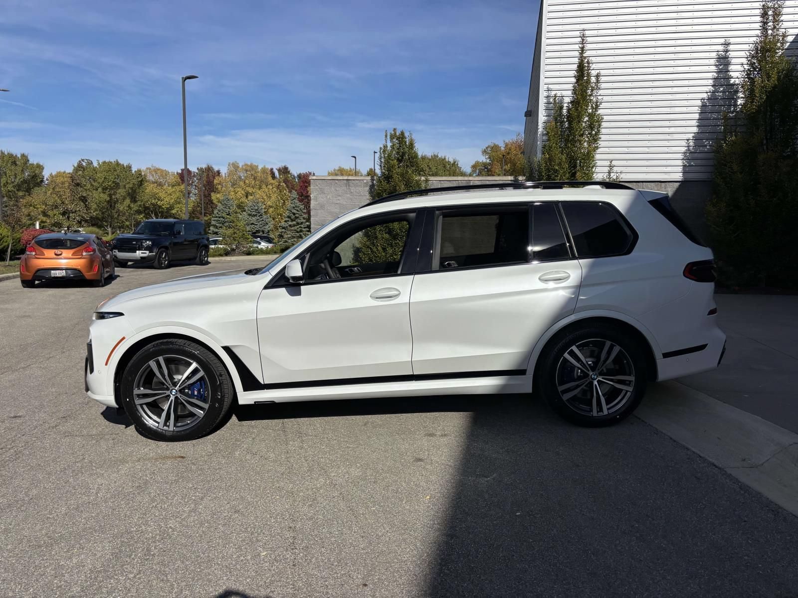 Used 2026 BMW X7 xDrive40i w/ M Sport Package AWD/4WD image 4