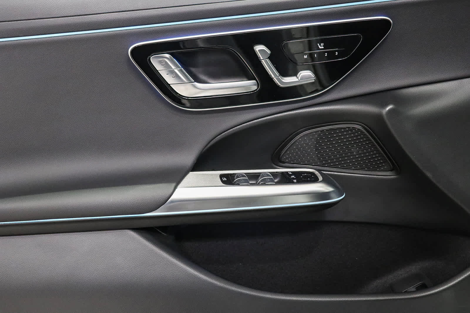 Certified 2025 Mercedes-Benz E 350 4MATIC Sedan image 25
