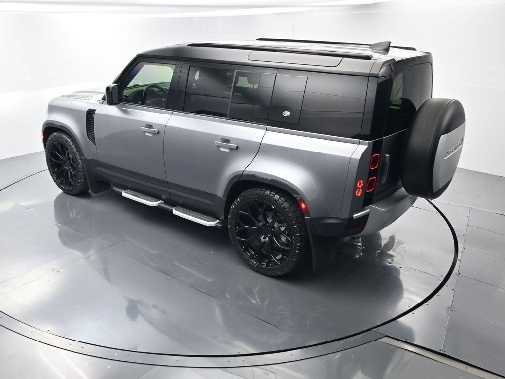 Used 2023 Land Rover Defender 110 S image 32