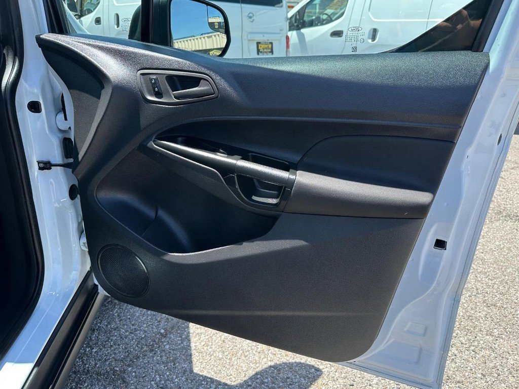 Used 2017 Ford Transit Connect XL image 28