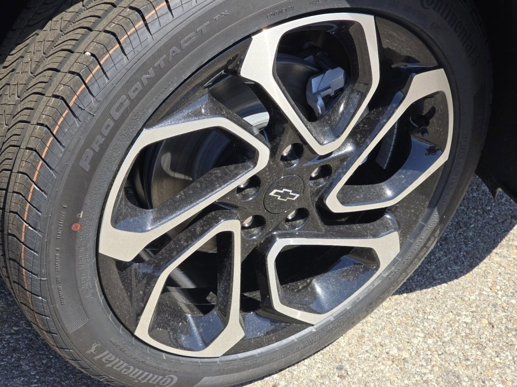 New 2026 Chevrolet Trax RS w/ Sunroof Package FWD image 7