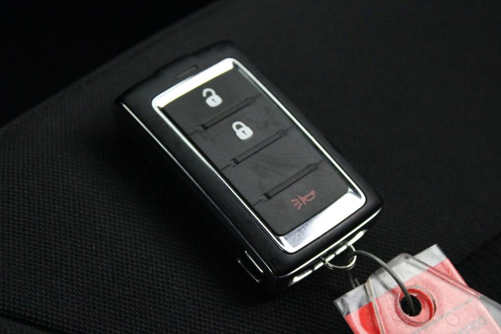 Used 2025 Jeep Grand Cherokee Laredo image 29