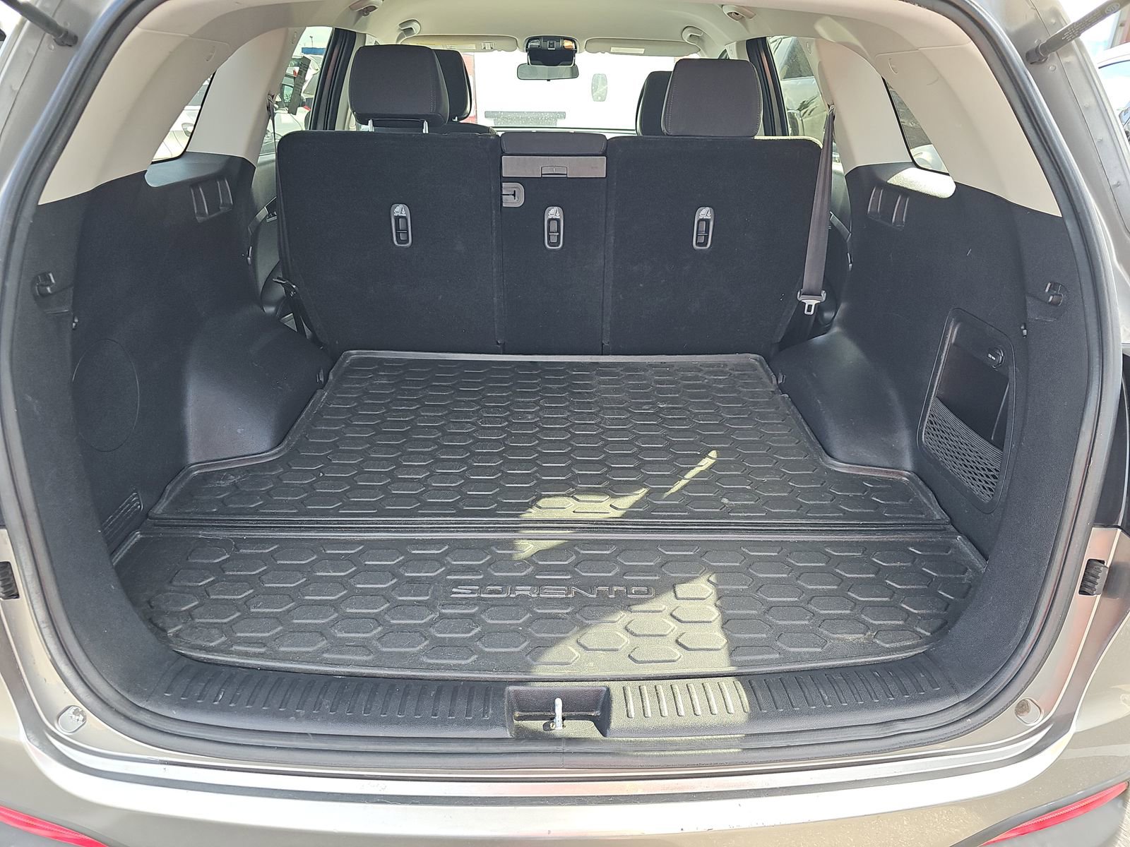 Used 2016 Kia Sorento LX image 15