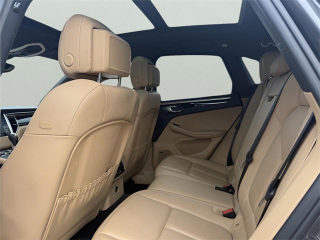 Used 2018 Porsche Macan S image 24