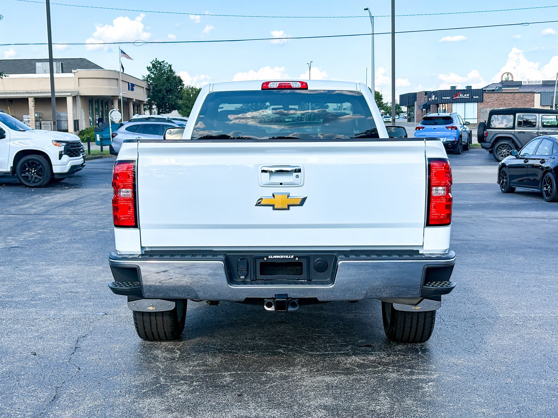 Used 2018 Chevrolet Silverado 1500 LT w/ LT Convenience Package AWD/4WD image 11