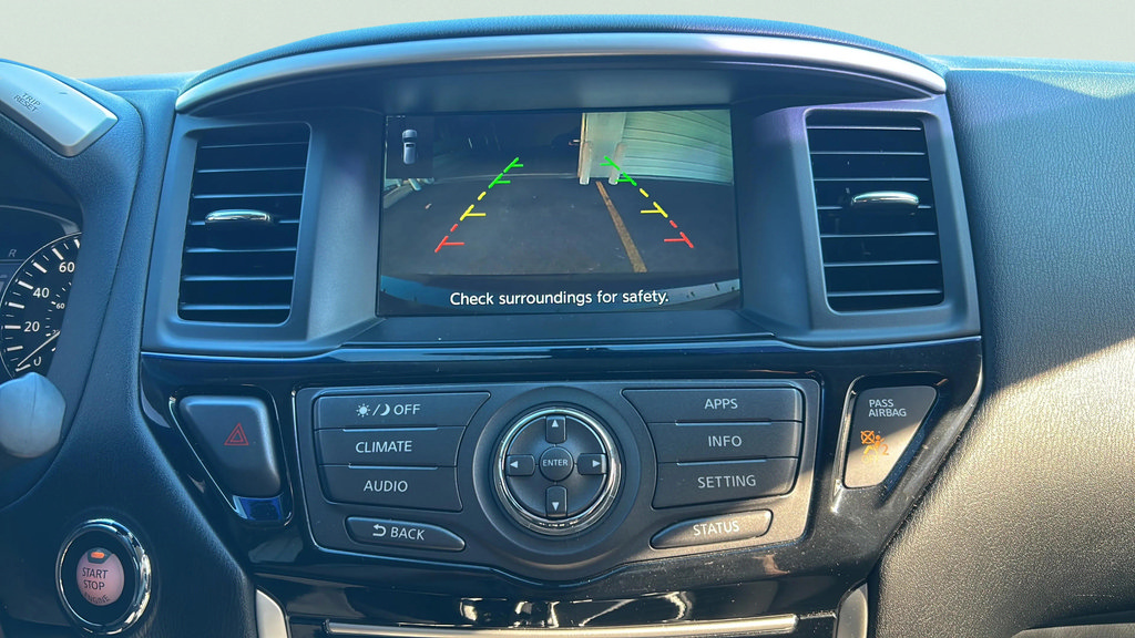 Used 2017 Nissan Pathfinder SV FWD image 16