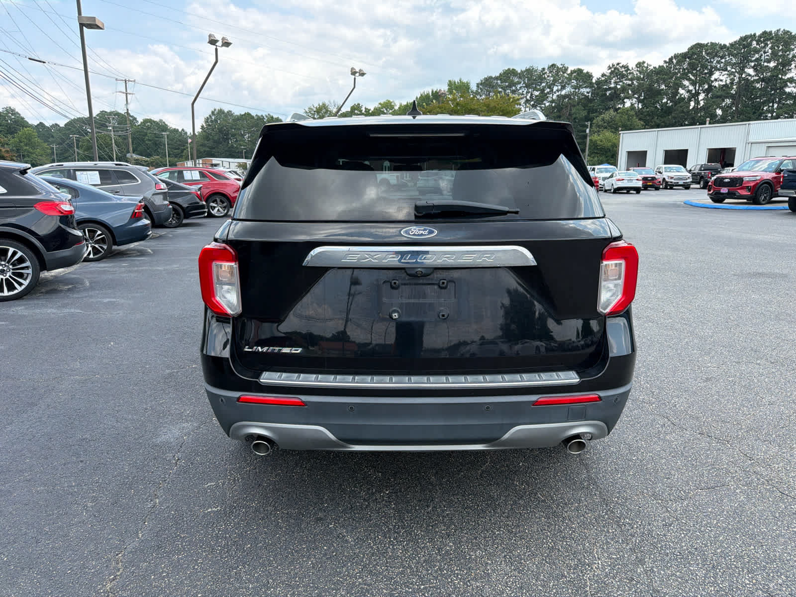 Used 2021 Ford Explorer Limited w/ Equipment Group 301A RWD image 4