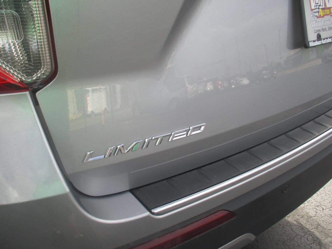 Used 2024 Ford Explorer Limited image 12