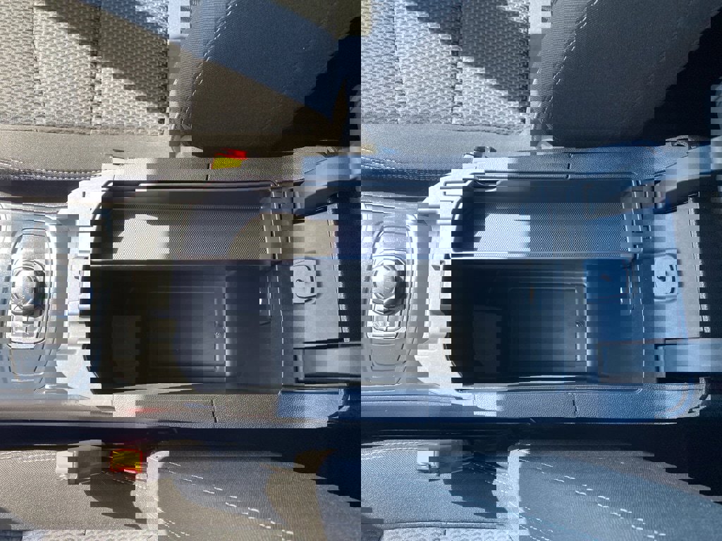 Used 2024 GMC Terrain SLE image 34