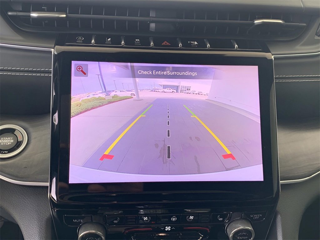 Used 2022 Jeep Grand Cherokee Overland w/ Luxury Tech Group IV image 41