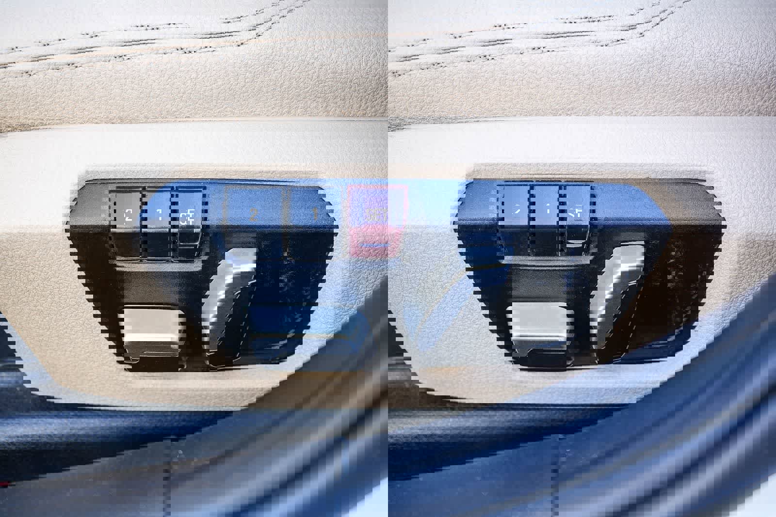 Used 2018 BMW 320i Sedan RWD image 22