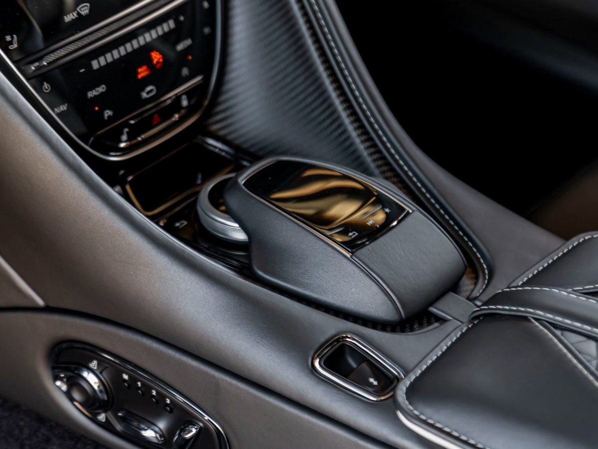 Used 2022 Aston Martin DBS Superleggera image 17