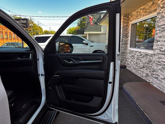 Used 2023 GMC Yukon XL Denali AWD/4WD image 13