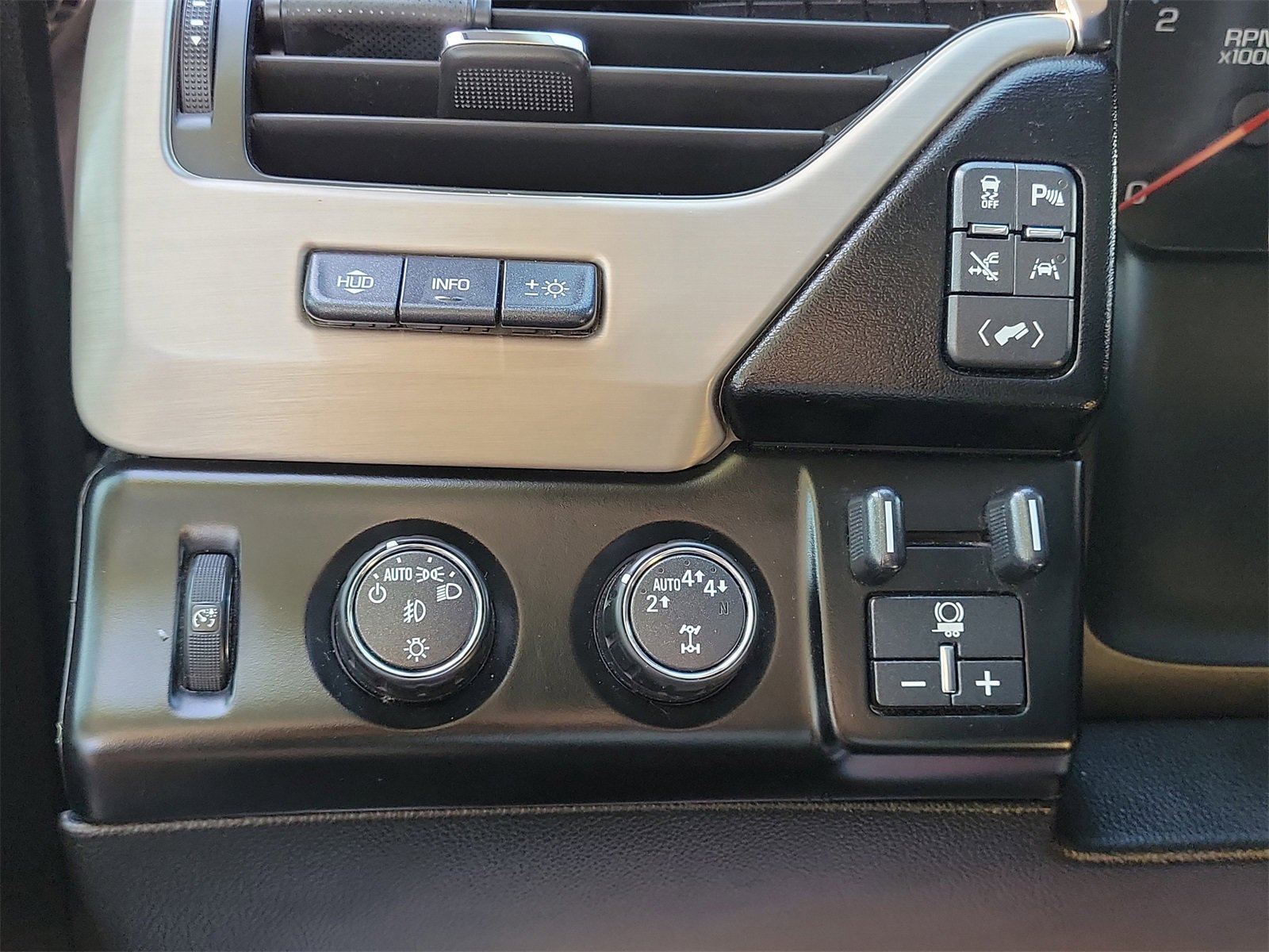 Used 2017 GMC Yukon Denali w/ Open Road Package image 29