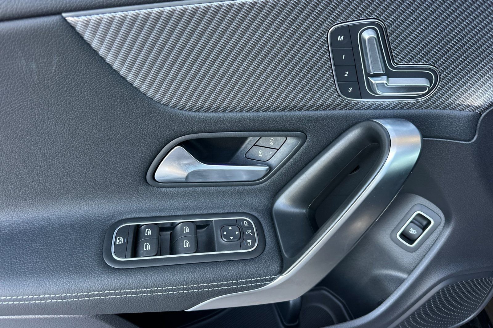 Certified 2025 Mercedes-Benz CLA 250 image 11