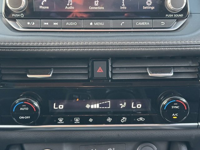 Used 2023 Nissan Rogue SV image 32