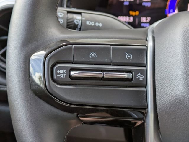 Used 2025 Chevrolet Colorado LT w/ LT Convenience Package image 28