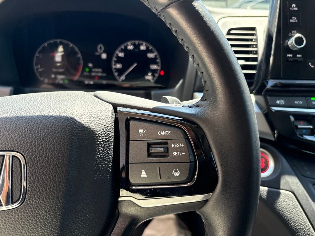 Used 2025 Honda Odyssey EX-L image 22