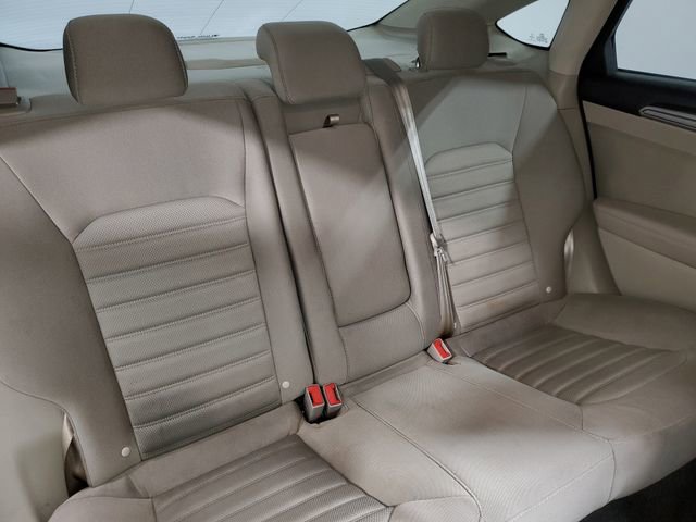 Used 2019 Ford Fusion SE FWD image 12