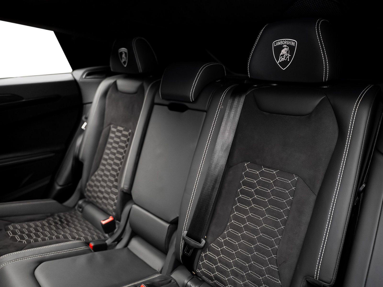 Used 2022 Lamborghini Urus AWD/4WD image 38