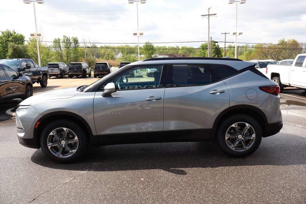 Used 2025 Chevrolet Blazer LT w/ Convenience Package AWD/4WD image 26