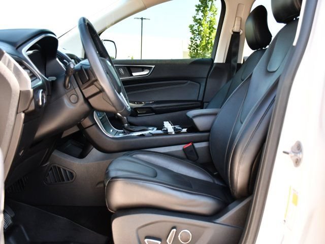 Used 2018 Ford Edge Titanium w/ Equipment Group 302A AWD/4WD image 17