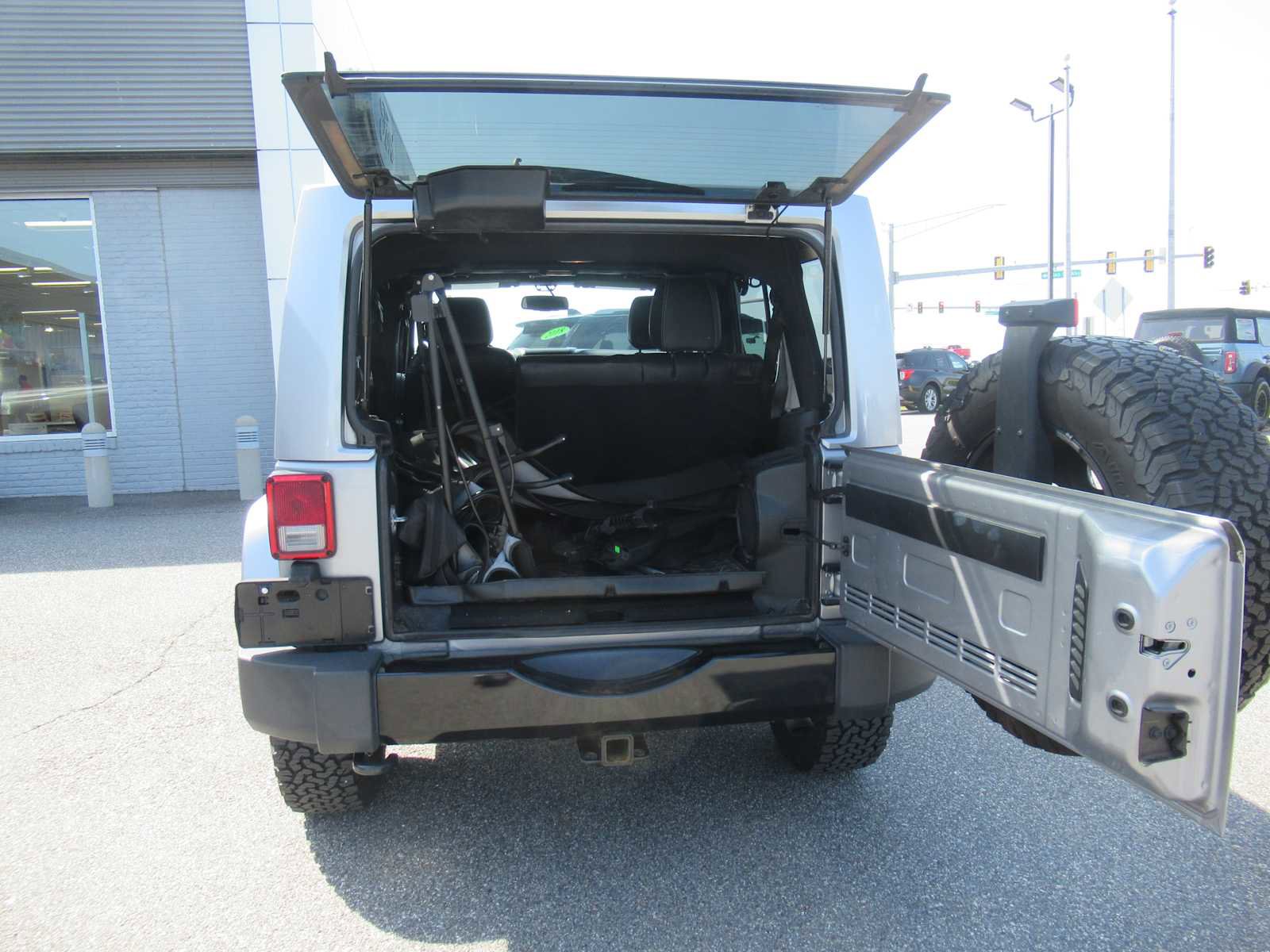 Used 2014 Jeep Wrangler Polar Edition image 20