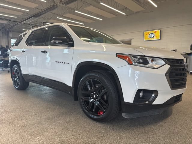 Used 2020 Chevrolet Traverse Premier w/ Redline Edition AWD/4WD image 3