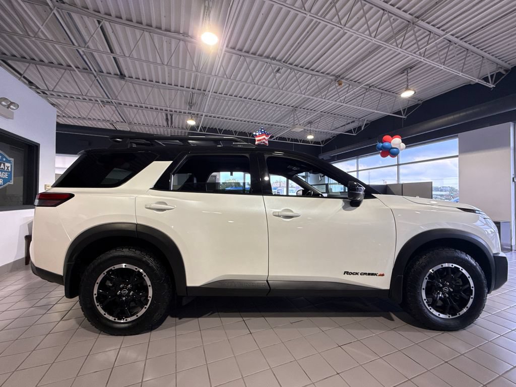 Used 2024 Nissan Pathfinder Rock Creek AWD/4WD image 7