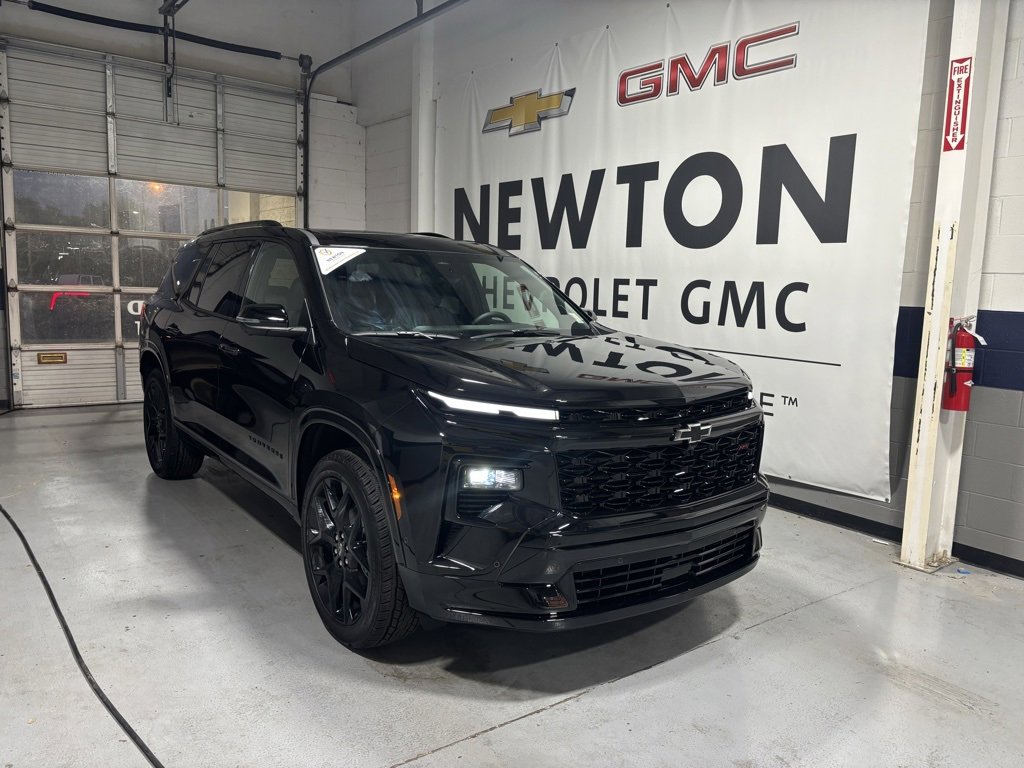 New 2026 Chevrolet Traverse RS w/ LPO, Floor Liner Package image 2