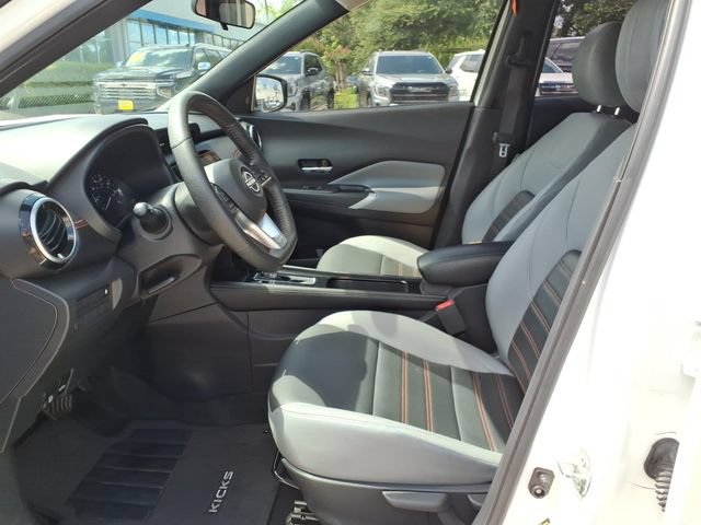 Used 2023 Nissan Kicks SR w/ SR Premium Package FWD image 20