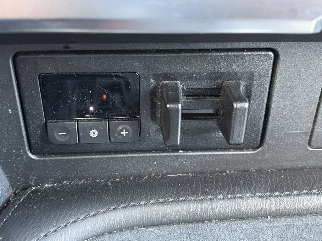 Used 2024 Nissan Armada SV image 19