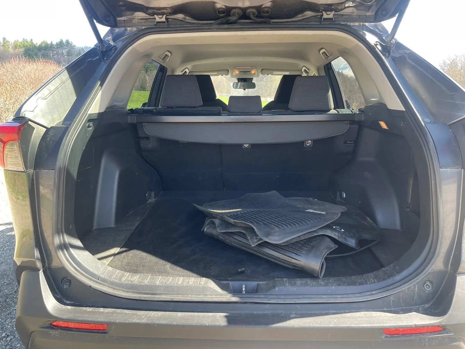 Used 2019 Toyota RAV4 LE AWD/4WD image 19