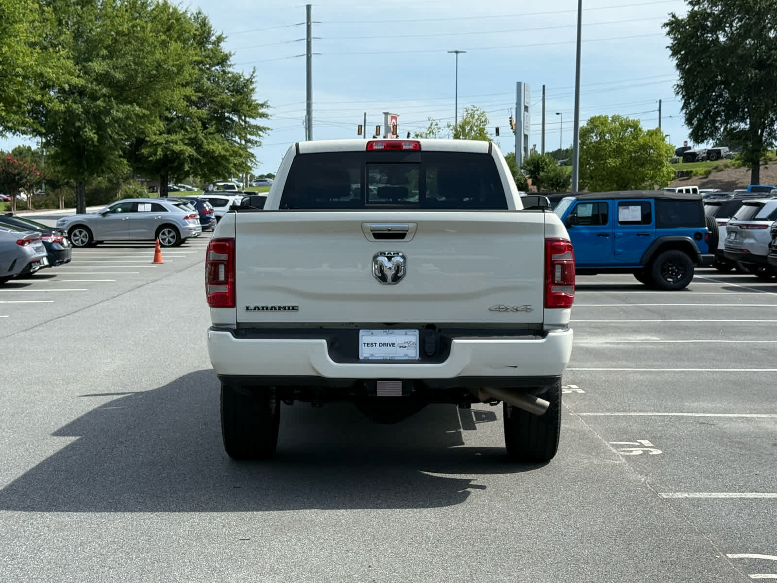 Used 2022 RAM 2500 Laramie AWD/4WD image 4