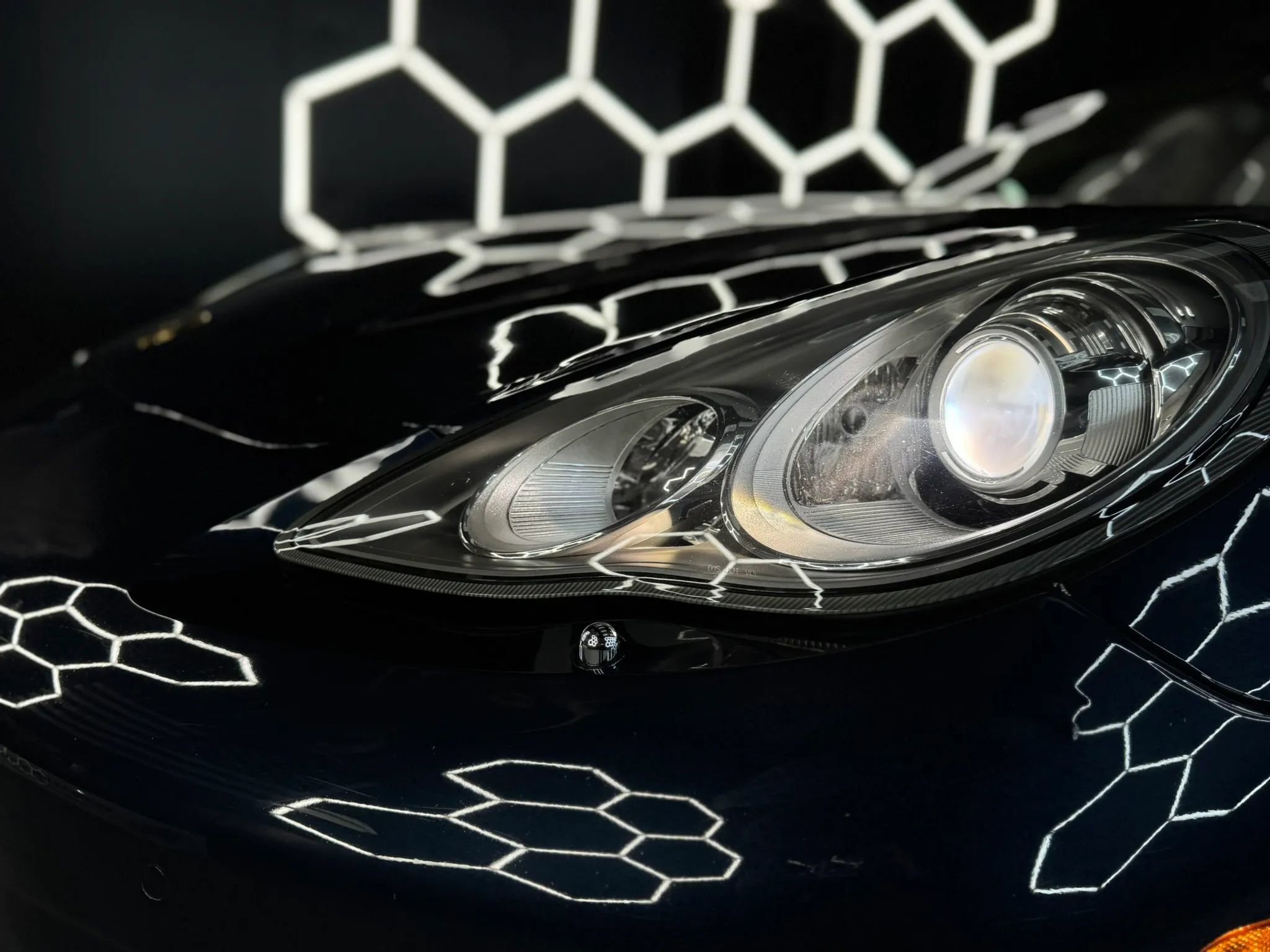 Used 2013 Porsche Panamera 4 Platinum Edition image 2